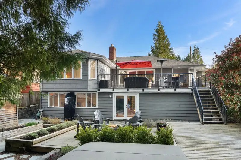 956 BELVISTA CRESCENT - photo 1 of 34