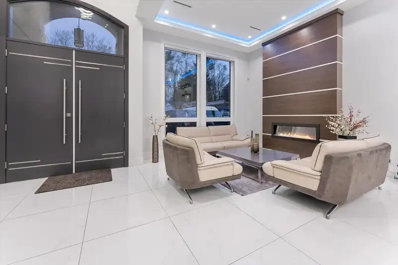 12978 GLENGARRY CRESCENT - photo 3 of 36