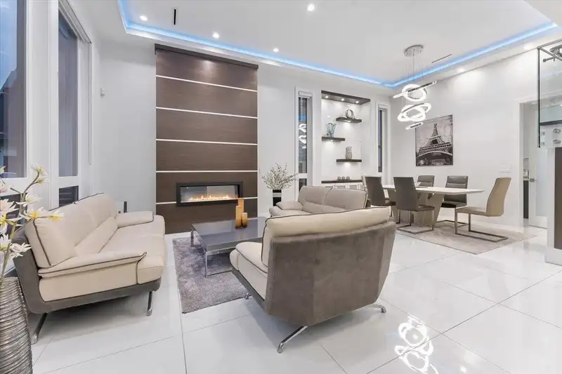 12978 GLENGARRY CRESCENT - photo 4 of 36