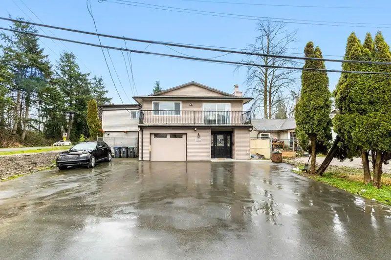 11546 128 STREET - photo 1 of 33