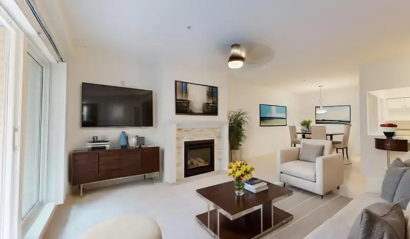 210 13911 70 AVENUE - photo 3 of 14
