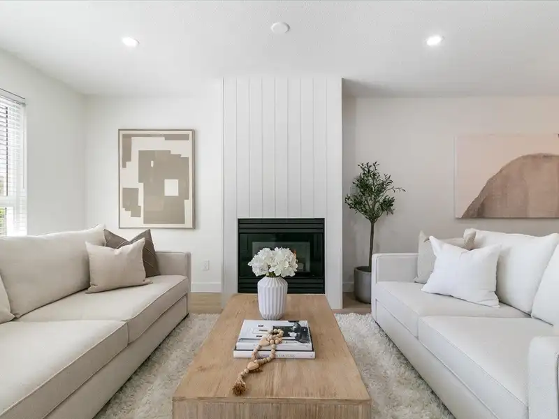 112 19835 64 AVENUE - photo 2 of 14