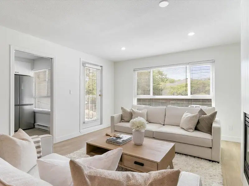 112 19835 64 AVENUE - photo 3 of 14