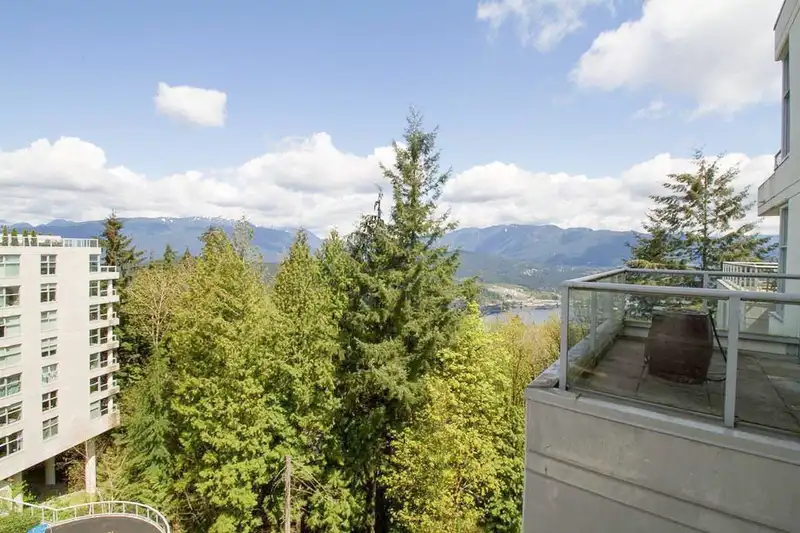 802 9262 UNIVERSITY CRESCENT - photo 1 of 24