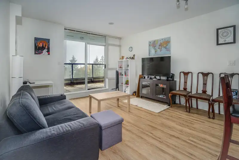 802 9262 UNIVERSITY CRESCENT - photo 2 of 24