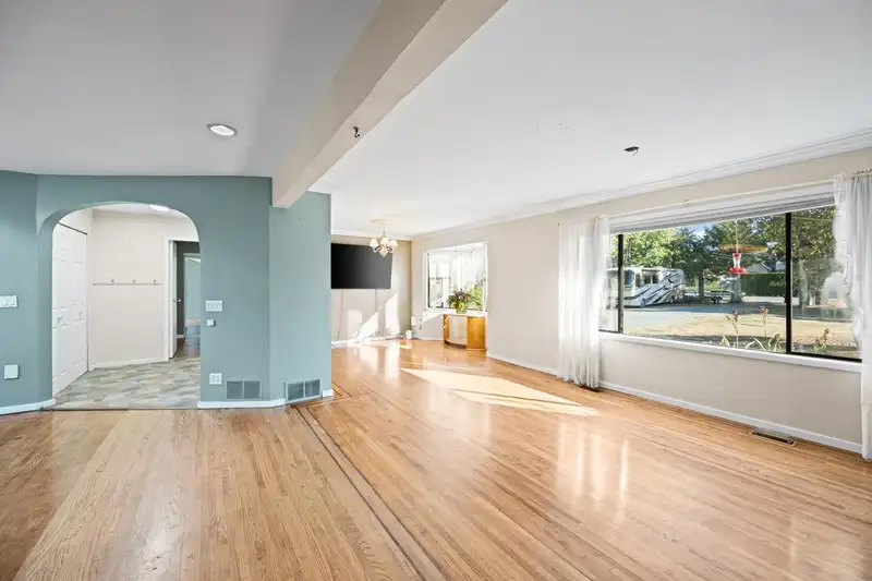 22237 64 AVENUE - photo 3 of 40