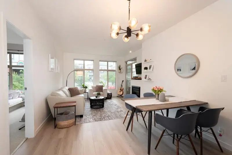 215 101 MORRISSEY ROAD - photo 4 of 39