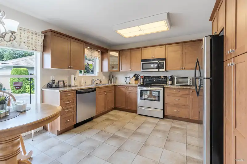 107 10172 141 STREET - photo 3 of 32