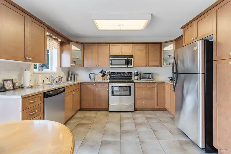 107 10172 141 STREET - photo 4 of 32