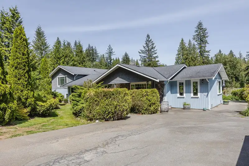 10950 284 STREET - photo 1 of 40