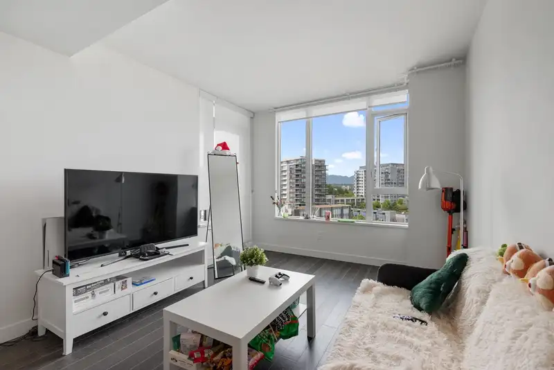 1007 7468 LANSDOWNE ROAD - photo 1 of 19