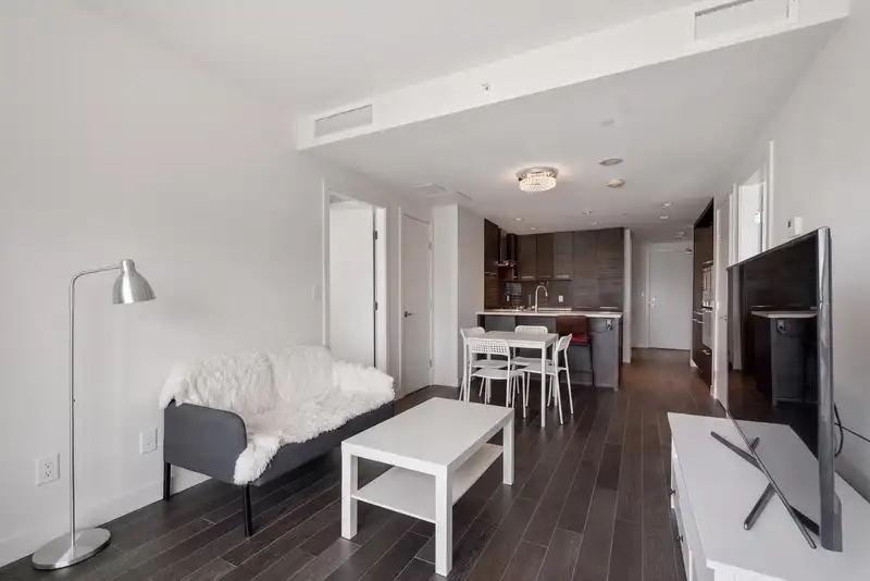 1007 7468 LANSDOWNE ROAD - photo 3 of 19
