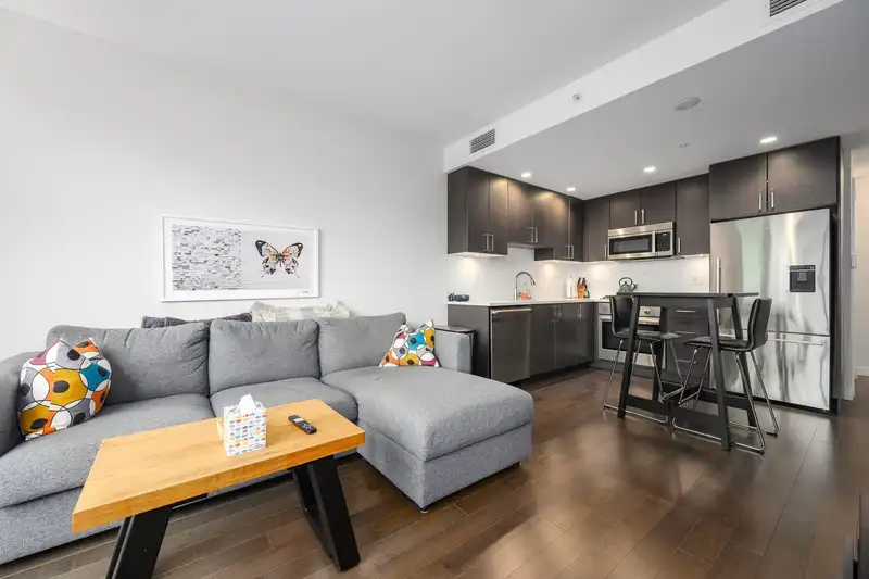 708 1708 ONTARIO STREET - photo 1 of 30