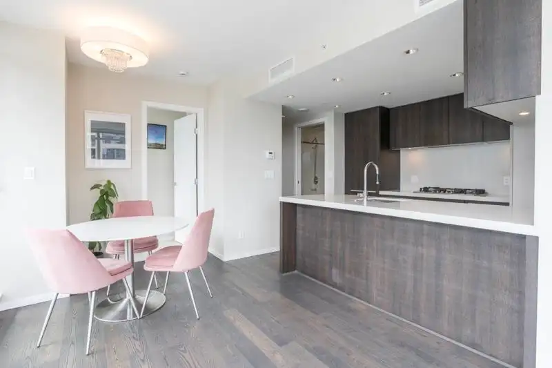 1805 1351 CONTINENTAL STREET - photo 4 of 32