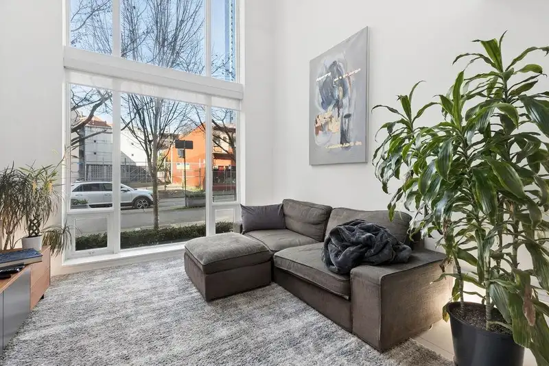 1106 HORNBY STREET - photo 3 of 21