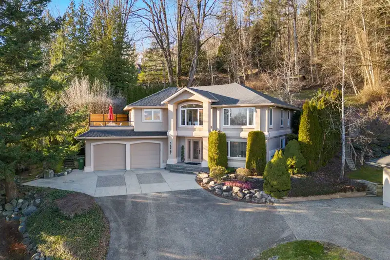 35827 GRAYSTONE DRIVE - photo 1 of 40