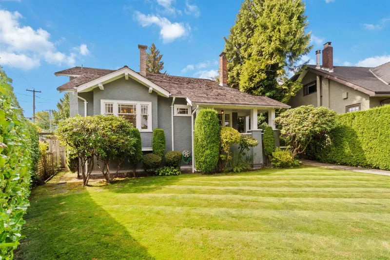 1120 DEVONSHIRE CRESCENT - photo 2 of 25