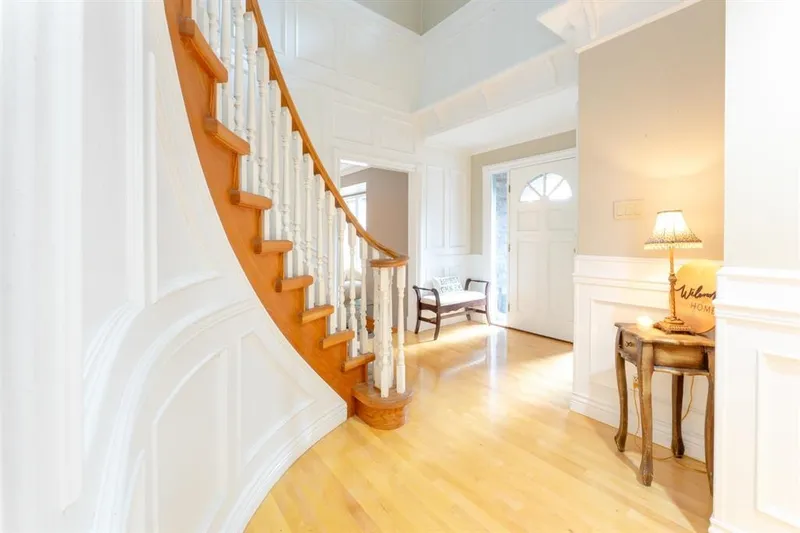 17352 26A AVENUE - photo 2 of 25