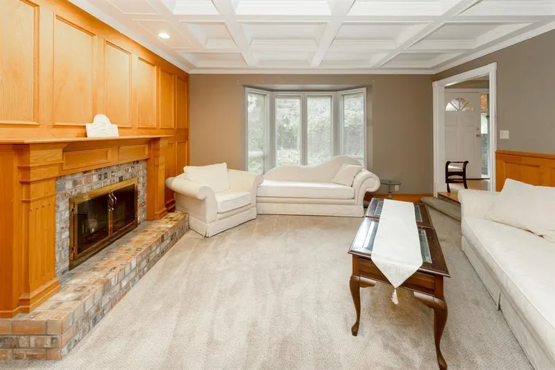 17352 26A AVENUE - photo 4 of 25