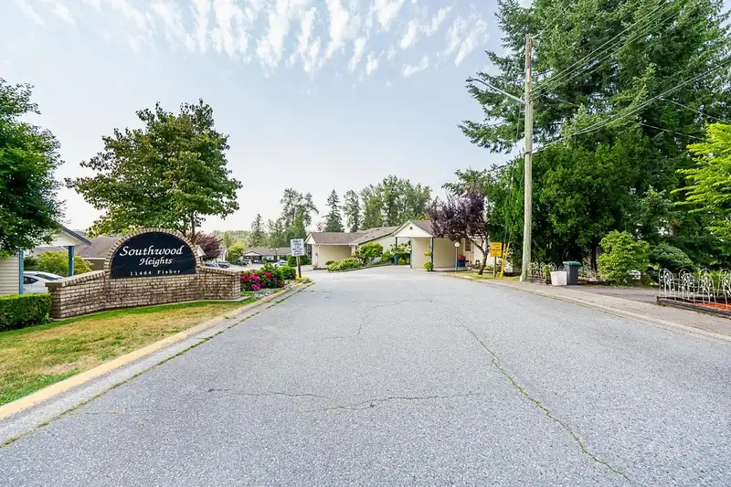 2 11464 FISHER STREET - photo 2 of 40