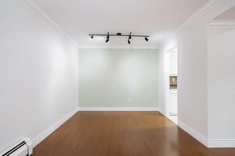 301 2320 W 40TH AVENUE - photo 4 of 37