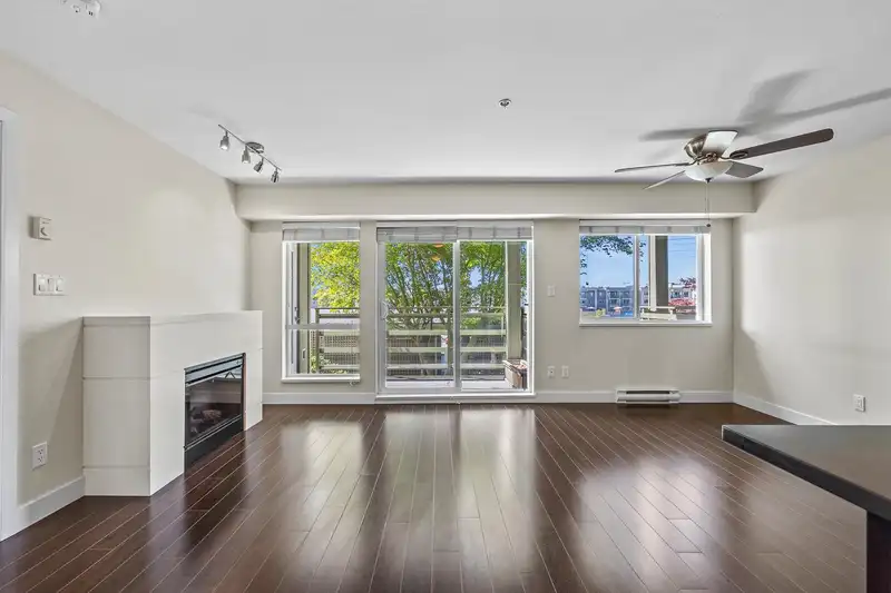 363 15850 26 AVENUE - photo 3 of 31