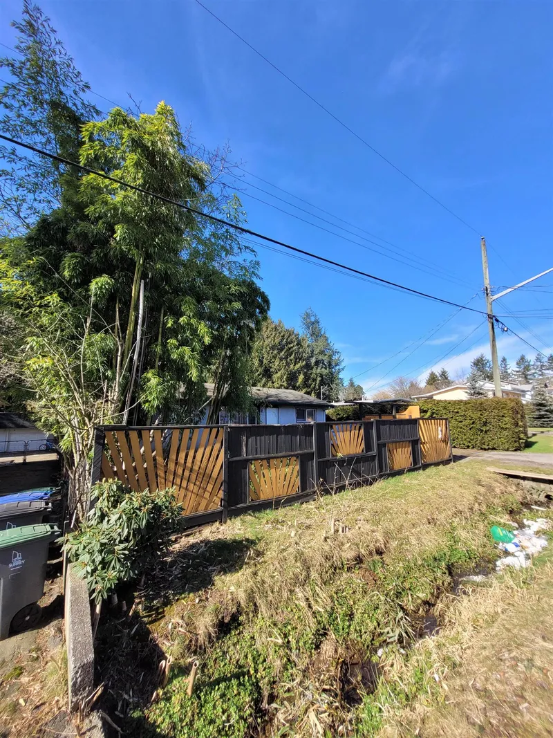 10577 138A STREET - photo 4 of 4