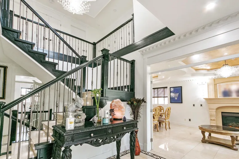 1060 E 61ST AVENUE - photo 2 of 25