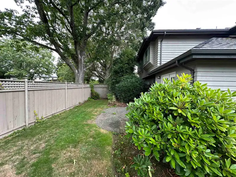 16 9331 FRANCIS ROAD - photo 3 of 13