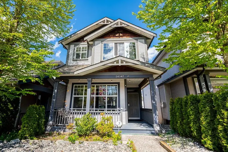 24347 102 AVENUE - photo 1 of 37