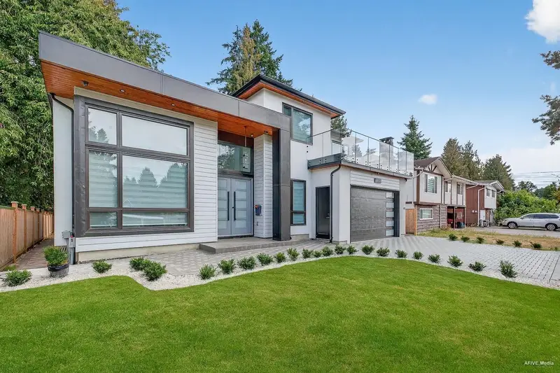 9336 119A STREET - photo 3 of 25