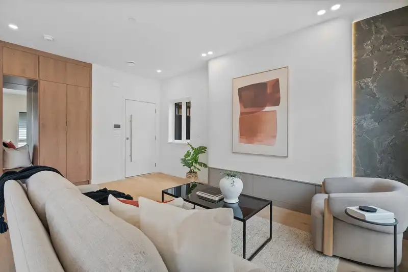 2 2211 WILLIAM STREET - photo 3 of 40