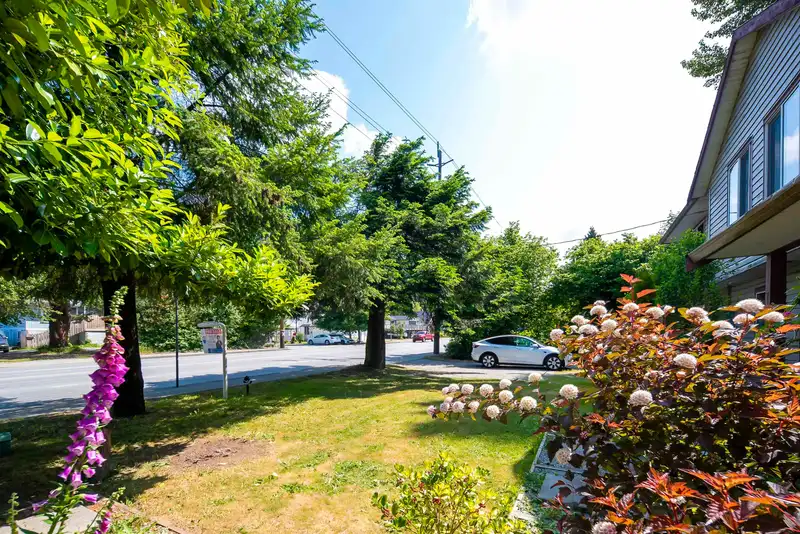 21120 DEWDNEY TRUNK ROAD - photo 4 of 37