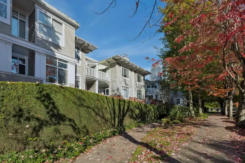 101 1675 W 10TH AVENUE - photo 1 of 27