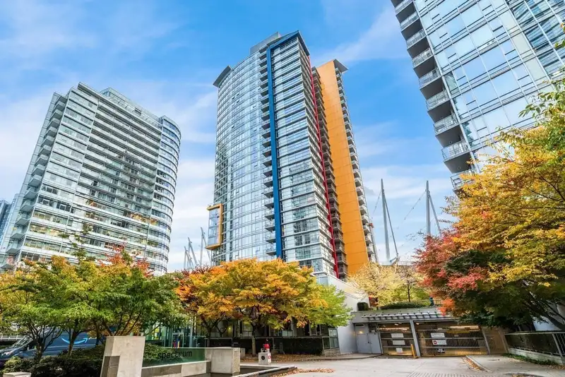 1806 111 W GEORGIA STREET - photo 1 of 15