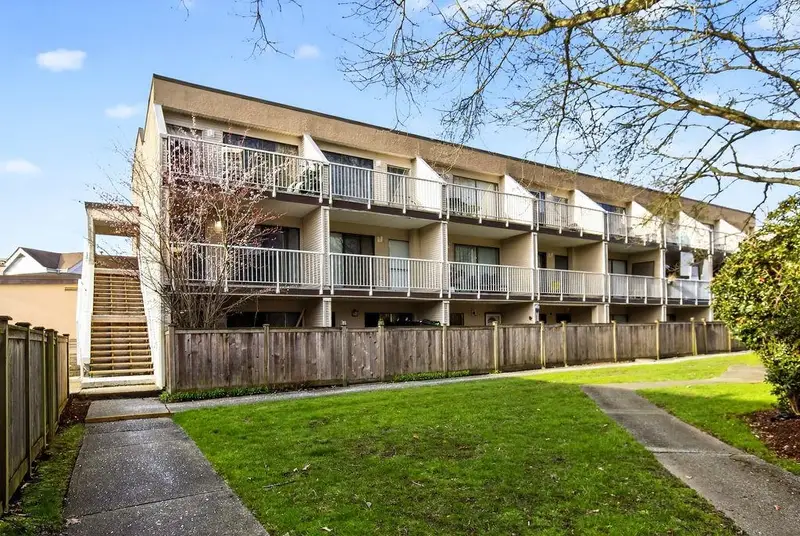 5 17700 60 AVENUE - photo 4 of 25