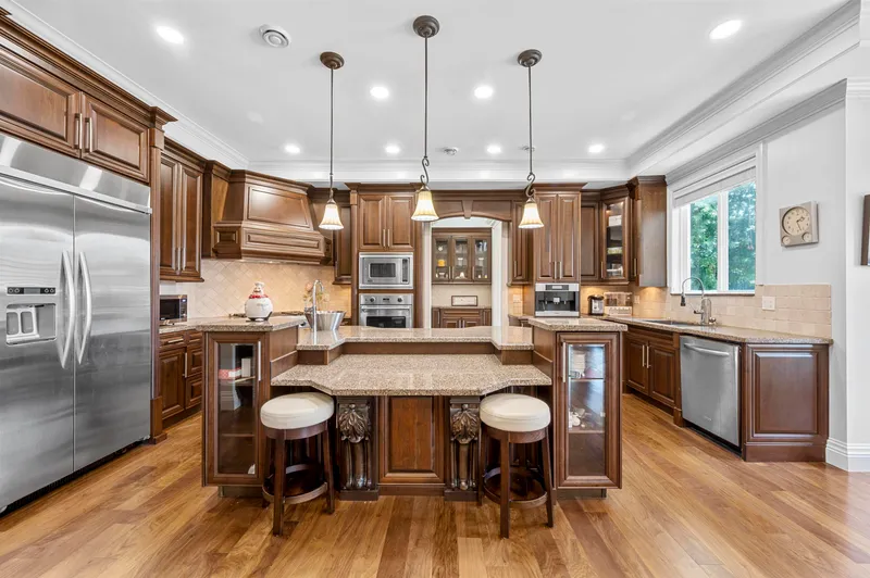 16418 36A AVENUE - photo 2 of 25