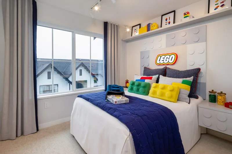 120 3637 SHEFFIELD AVENUE - photo 3 of 11