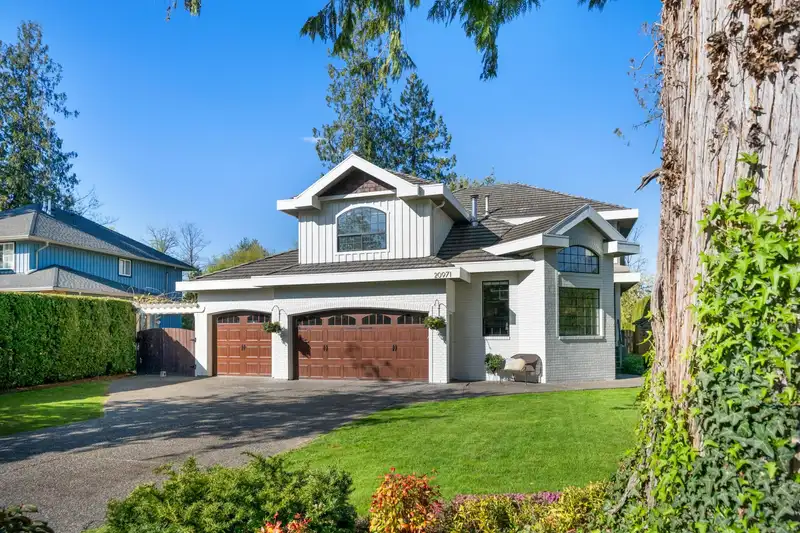 20971 YEOMANS CRESCENT - photo 1 of 40
