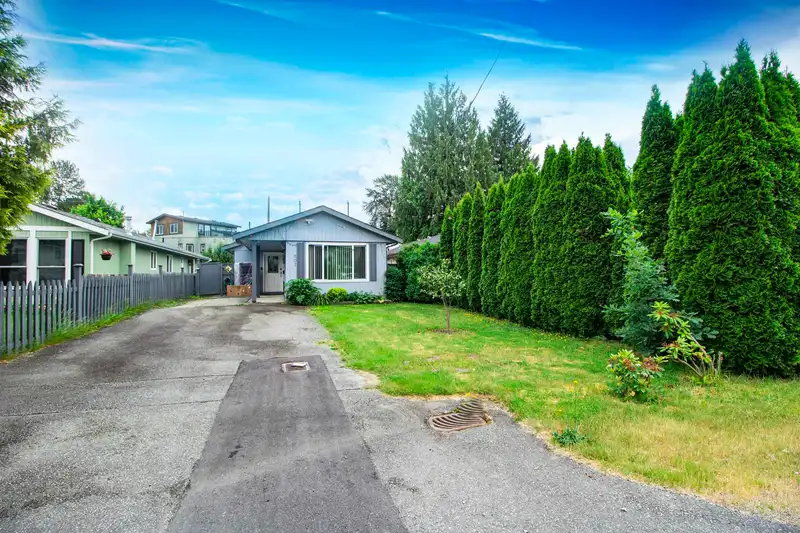 807 GREENE STREET - photo 1 of 11