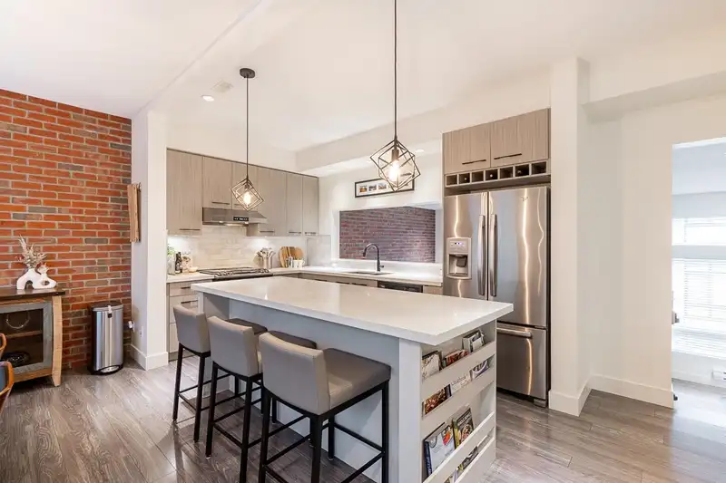 50 14058 61 AVENUE - photo 3 of 38