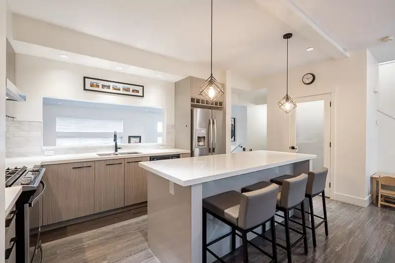 50 14058 61 AVENUE - photo 4 of 38