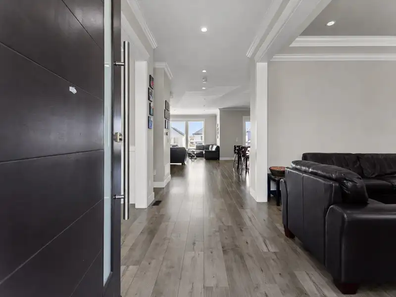 20546 70 AVENUE - photo 3 of 30