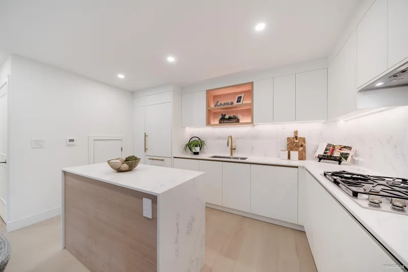 208 918 W 32ND STREET - photo 4 of 25