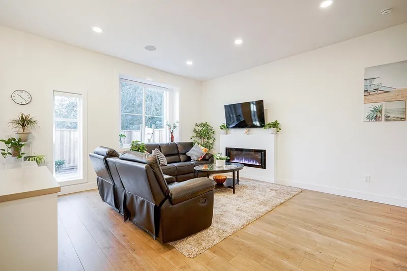 17 5960 142 STREET - photo 3 of 25