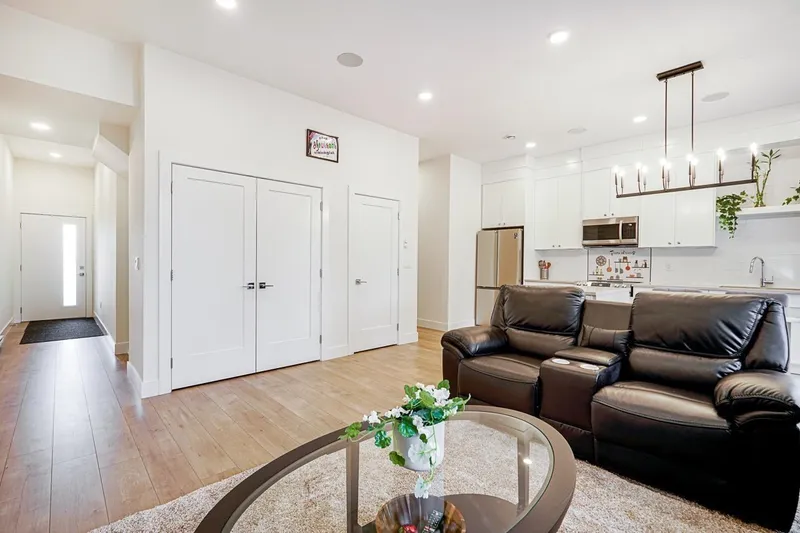 17 5960 142 STREET - photo 4 of 25