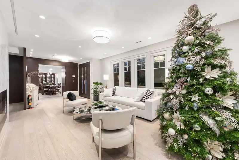 1407 W 33RD AVENUE - photo 2 of 40