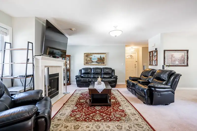 234 14861 98 AVENUE - photo 4 of 25
