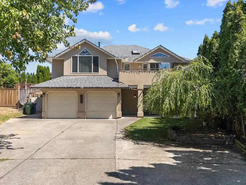 2608 BLACKHAM DRIVE - photo 1 of 33