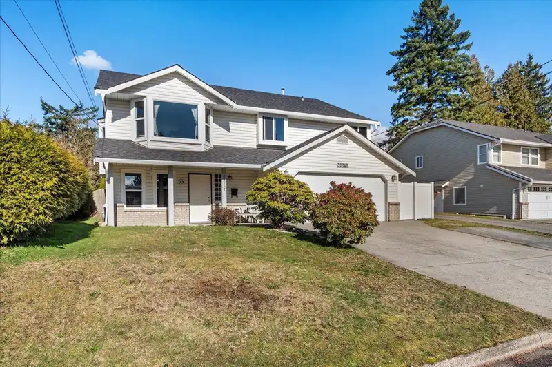 32747 MCRAE AVENUE - photo 2 of 40